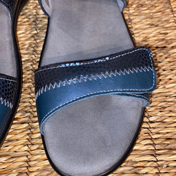 Nudu Navy SAS Leather Women’s Sandal Size 8.5 Narrow - Picture 5 of 16